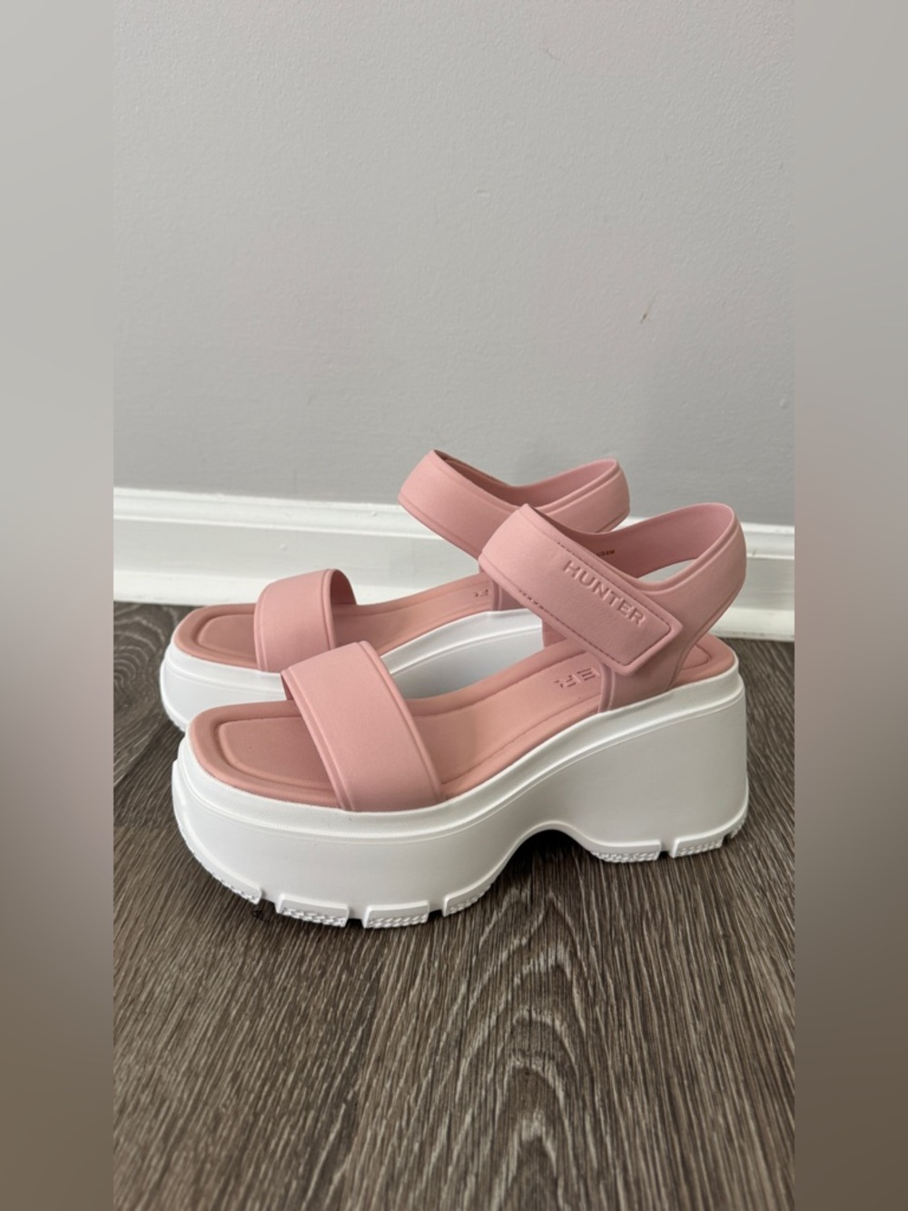 Hunter pink platform sandals - Picture 7 of 11